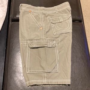 TRUE RELIGION Cargo Shorts